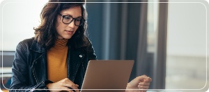 Desk Job Pains? How to Fit Physical Therapy into Lunch Break - Harborside Sport & Spine Jersey City, NJ